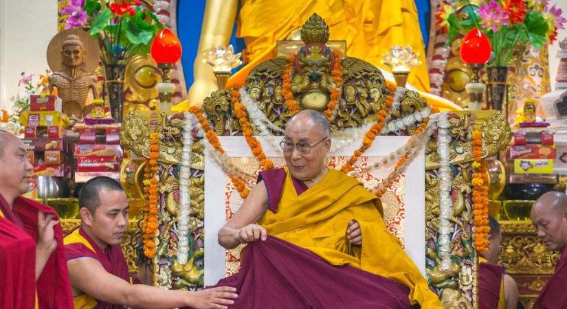 A dalai láma bejelentette, hogy reinkarnálódni fog
