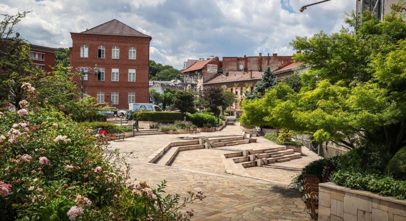 Csütörtökön sem maradnak el ezek a javítások Miskolc útjain
