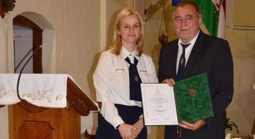 Elbúcsúzott a szanyi iskola igazgatója, Pedagógus Szolgálati Emlékérmet kapott
