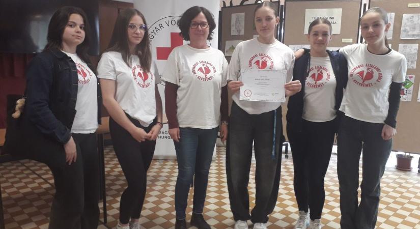 Újraélesztés, nyílt törés, stroke – nem rettentek meg a kihívásoktól a kertvárosi diákok