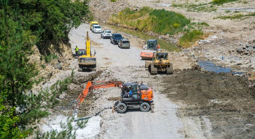 A hőség miatt elhalasztják a vasárnapi "Könnyek a vízben" segélykoncertet