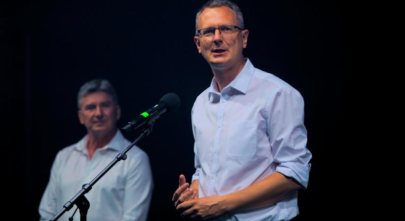 Rétvári Bence szerint páratlan családi élményt nyújt a VéNégy Fesztivál és Színházi Találkozó Nagymaroson