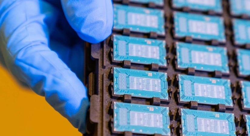 Kifarolhat az üvegszubsztrátumok piacáról az Intel