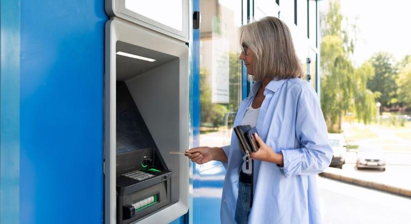 Egy apró figyelmetlenség miatt is benyeli a bankkártyát az ATM, ezek a leggyakoribb okok