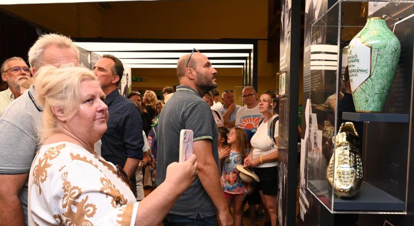 Aranylabda Balatonszemesen, megnyílt az Albert Flórián-emlékkiállítás
