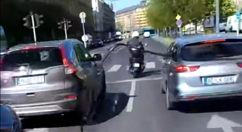 Budapesten száguldozó motorost üldöztek a rendőrök