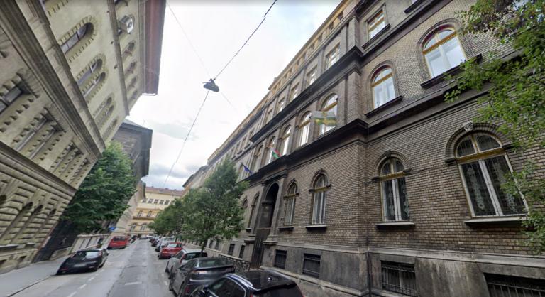 Megszületett a döntés Budapest első iskolautcájáról