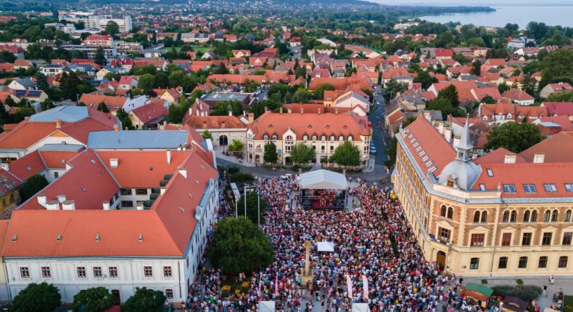 Fesztiválok, filmestek és tóparti élmények – július 4–6. hétvégi programajánló