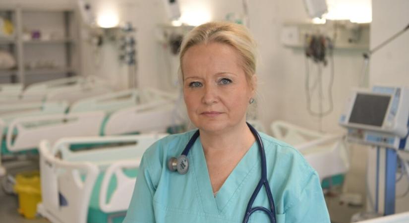 Leváltották klinikai tisztségéből az egyetemistákat támogató professzorasszonyt