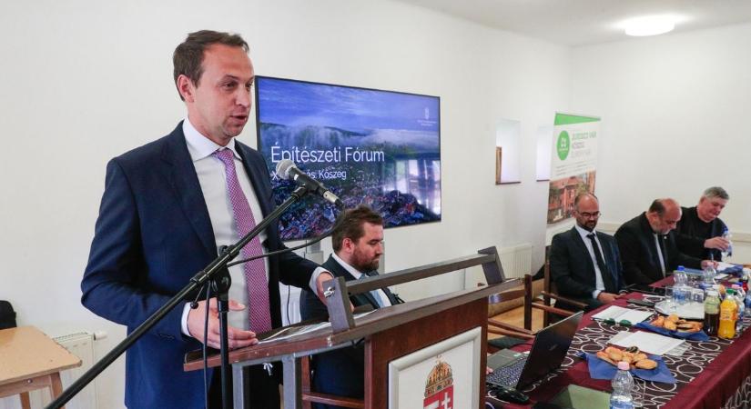 Központban az új építészeti törvény – Szakmai fórumot tartott Kőszegen az Építési és Közlekedési Minisztérium