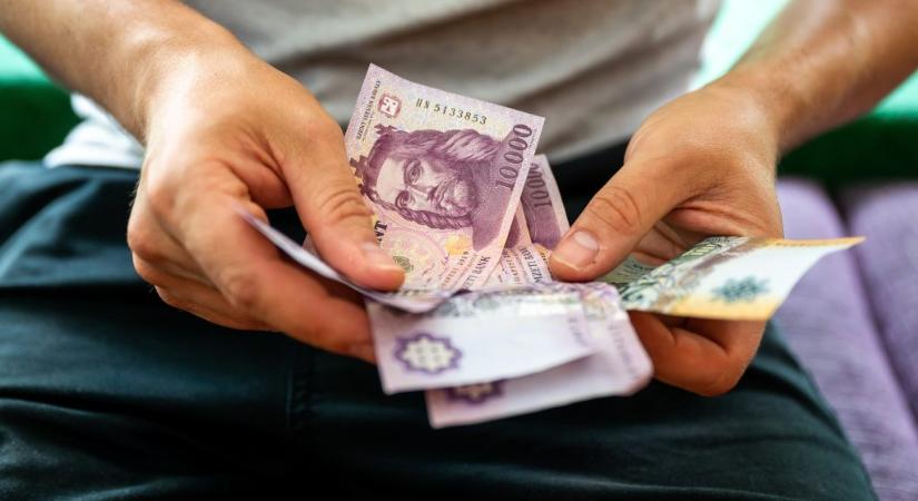 Tesztelte a forint a 399-es szintet