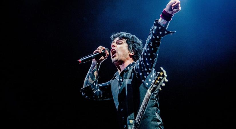 Felhívtak a Green Day-koncerten egy rajongót gitározni, de ő egy Oasis-dalba kezdett bele