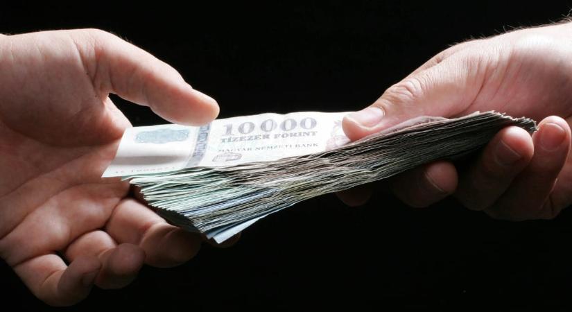 Kiszórt 1200 milliárd forintot az állam, ám még az Állami Számvevőszék szerint is legalábbis kétséges, hogy megérte-e