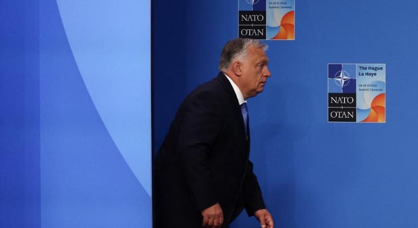 Orbán A cápa zenéjére vonult be a kormányülésre, majd közölte a piros ruhás Vitályossal, hogy ő a farkas