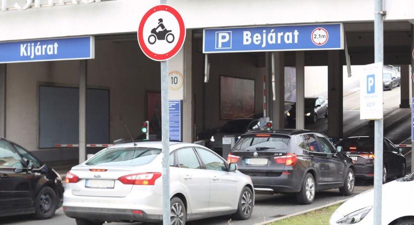 Íme a nagy parkolási útmutató a pécsi Fényfesztiválra! Minden részlet itt!