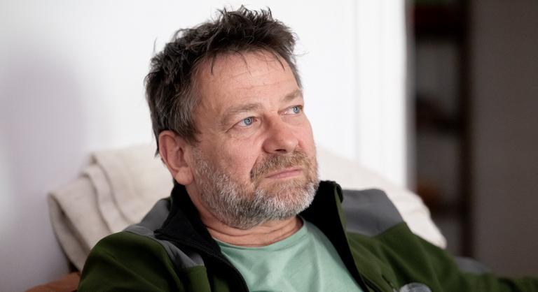 Ez már Lovasi Andrásnak is sok, reagált a volt feleségét érintő találgatásokra