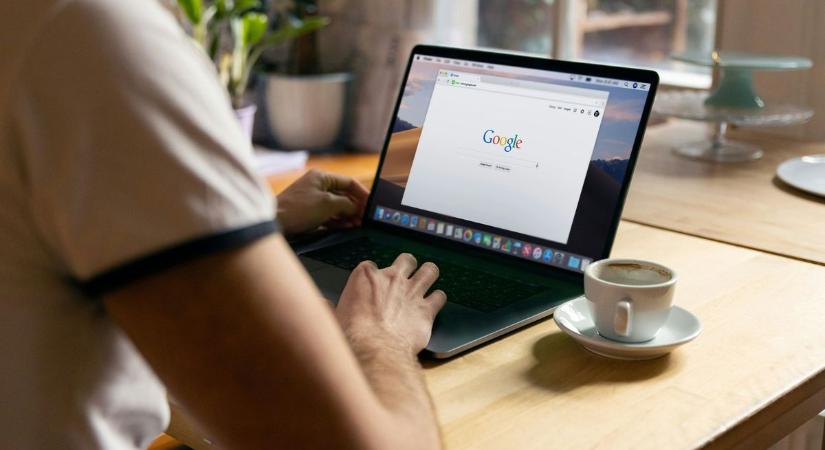 Figyelmeztetést kaptak a Google Chrome felhasználói: azonnal lépniük kell, különben...