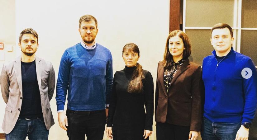 Az ukrán kém különösen szoros kapcsolatot ápol a momentumosokkal