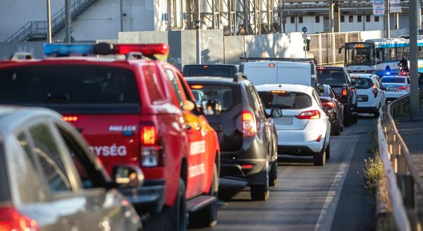 Vizsgálatról mentek haza, amikor megtörtént a baj Debrecenben, még a rendőrök is a helyszínre siettek!