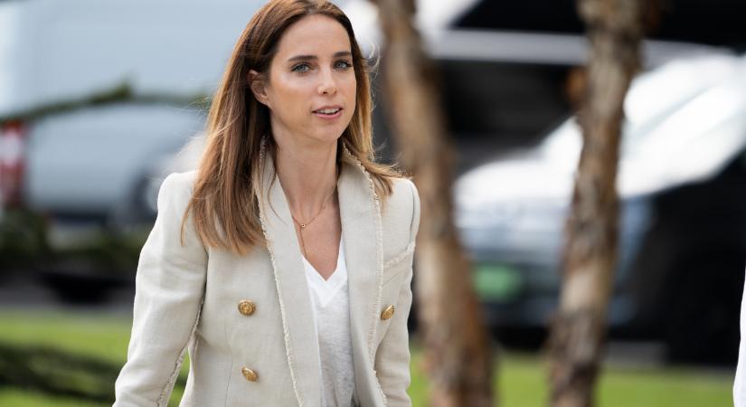 Bessenyei István 770 millióért vesz szőlőt és gazdasági épületet Rogán Cecília tihanyi telke mellett
