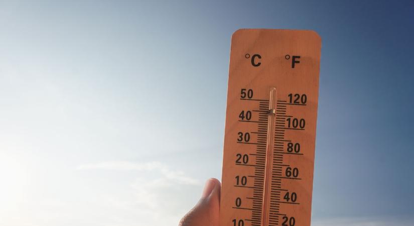 Folytatódik a pokoli forróság, meghosszabbították a másodfokú hőségriasztást