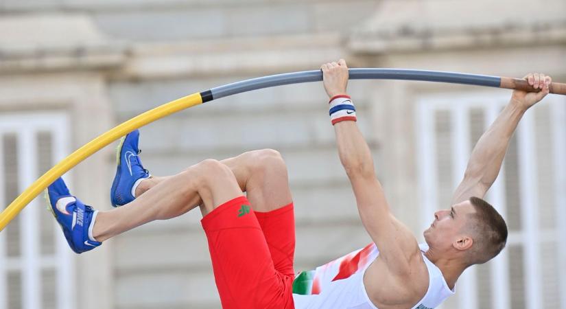 Ide nekem a spanyol bikát! Minden idők második legjobbját ugrotta a győri atléta