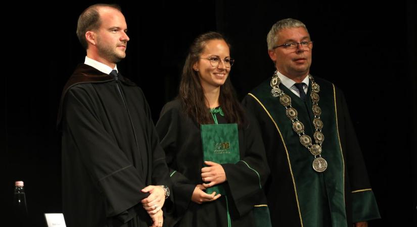 Diplomaosztó a Georgikonon: az ő kezükben az agrárium sorsa (galéria)