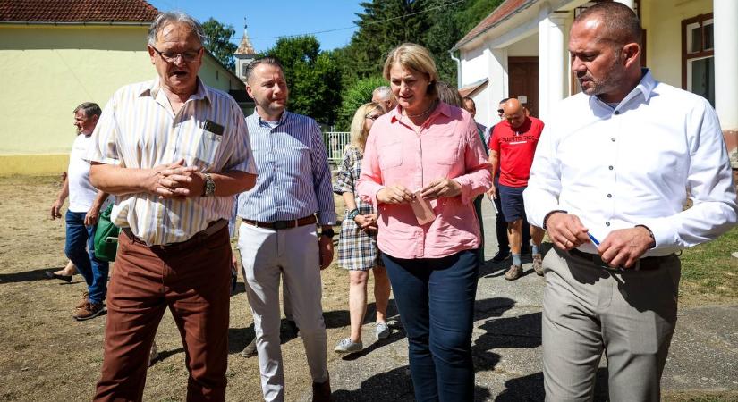 Kormánybiztos érkezett Mórágyra a Magyar Falu Program miatt