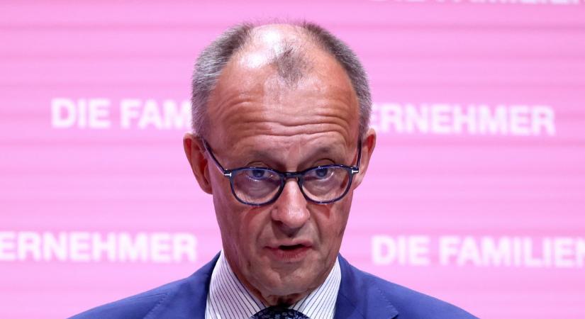 Merz kancellár a Pride-zászlóról: a Bundestag nem cirkusz, ahol mindenféle zászlót kitehetnek