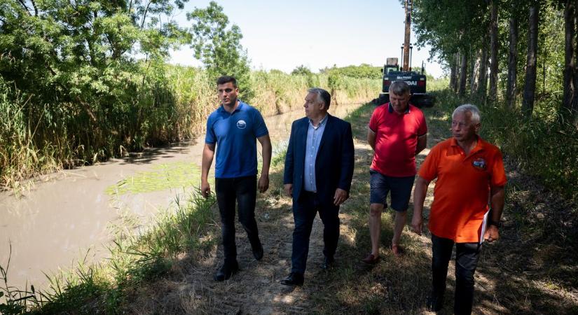 Aszályvédelmi szemlét tartott Orbán Viktor Dunapatajon (videó)