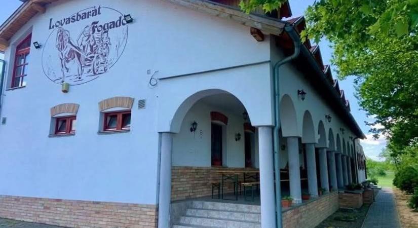 Ismét kinyit a győrújbaráti fogadó