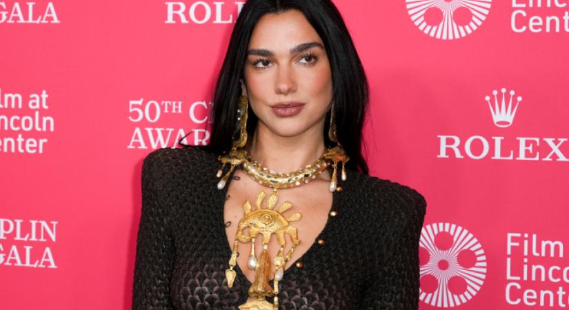 Ebben a pöttyös bikiniben Dua Lipa bebizonyította, hogy ő a világ egyik legjobb nője