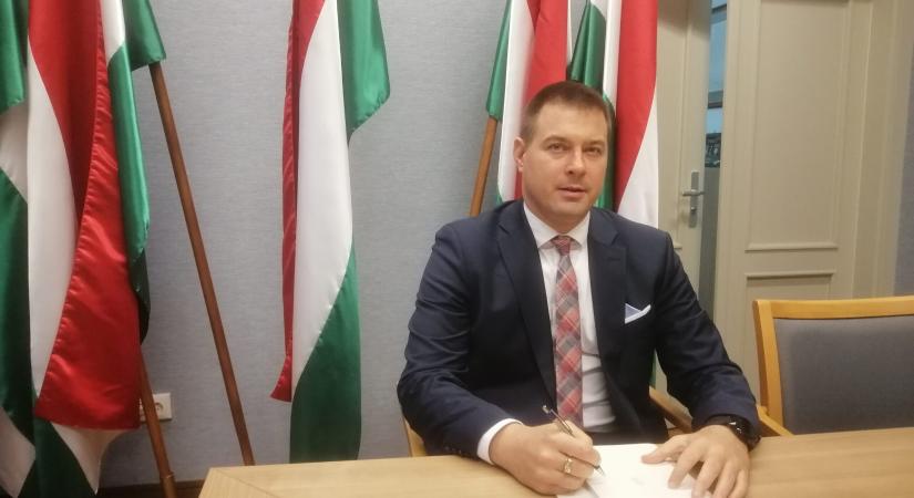 Csepeti Ádám: a kormány alapvető filozófiája az egységes Kárpát-medencei nemzetben való gondolkodás