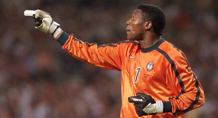 Meghalt a nigériai futballóriás, Peter Rufai