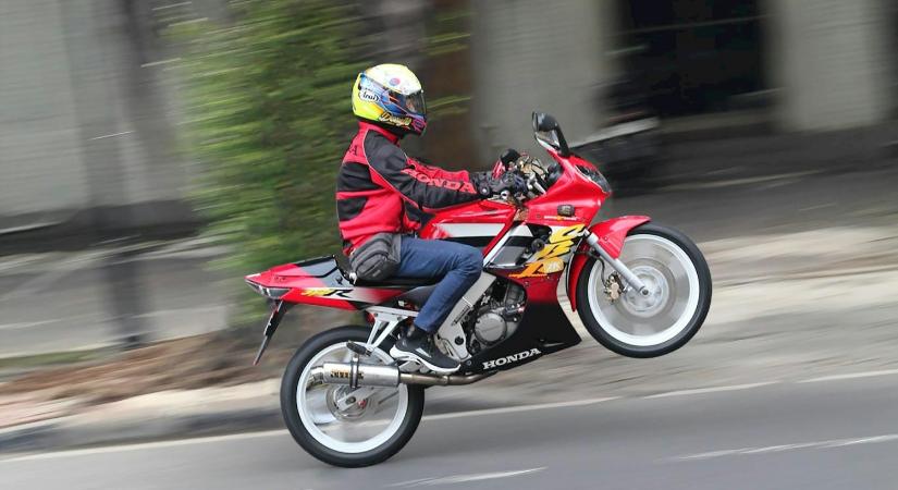 Motorbalesetek elemzése a pécsi sürgősségi klinikán