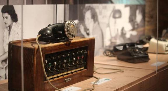 Halló? Halló! A telefonálás technika- és kultúrtörténete – a Kiscelli Múzeum legújabb időszaki tárlata
