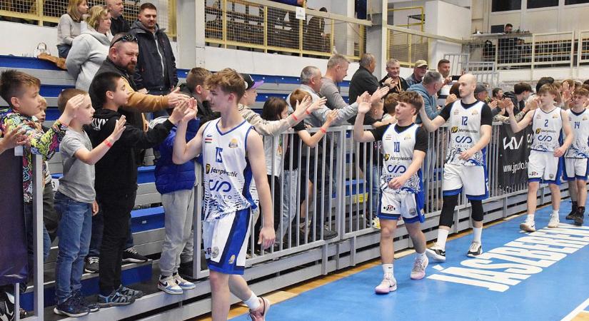 A fiatalokra is számítanak a jászberényi kosárcsapatnál