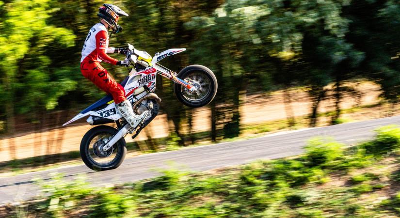 Supermoto vb-futamot rendeznek a megújult visontai versenypályán, magyar srácoknak is drukkolhatunk