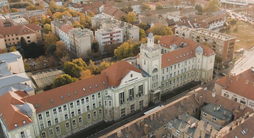 Csak szóban állapodtak meg – így került a Mészáros-féle ATM a pécsi egyetemre