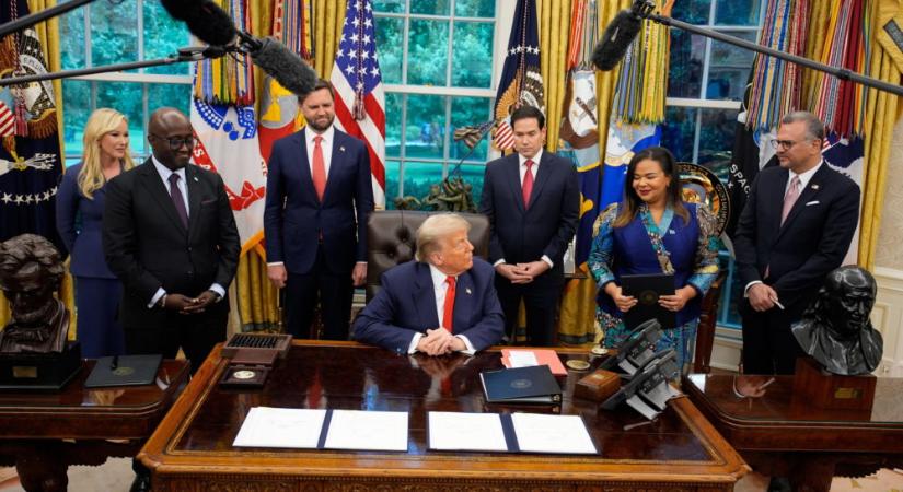 Az amerikai képviselőház elfogadta az adócsökkentésről szóló törvényjavaslatot