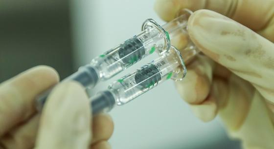 Mindössze 1 százalék oltatná be magát kínai vakcinával
