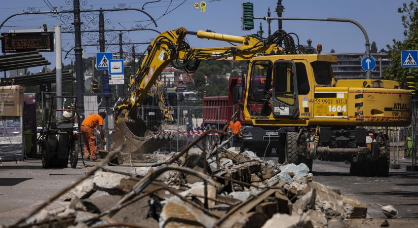 Tömegével zajlanak a felújítások Budapesten, de a dugóknak egészen más oka van