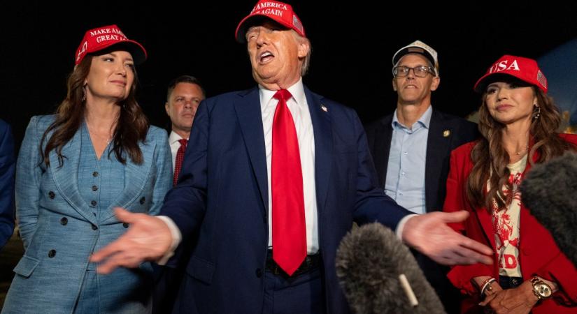 Megszólalt Trump az amerikai fegyverszállítások leállításáról: Bidenék túl sok fegyvert adtak, kiürültek a raktáraink