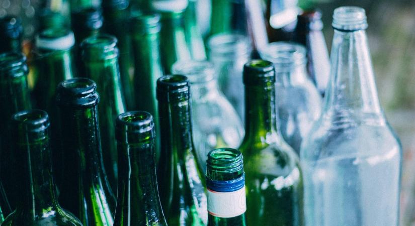 Mikroműanyagok az üveges italokban