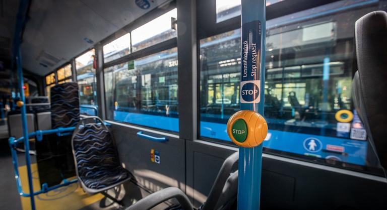 Módosul az első ajtós felszállási rend a budai Várnegyedben közlekedő buszjáratokon