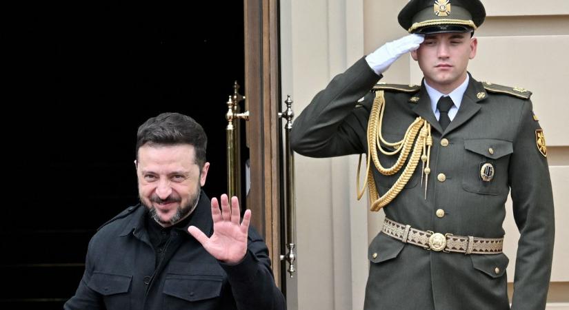 Történelmi órák: Putyin után Zelenszkijjel is telefonálhat Trump