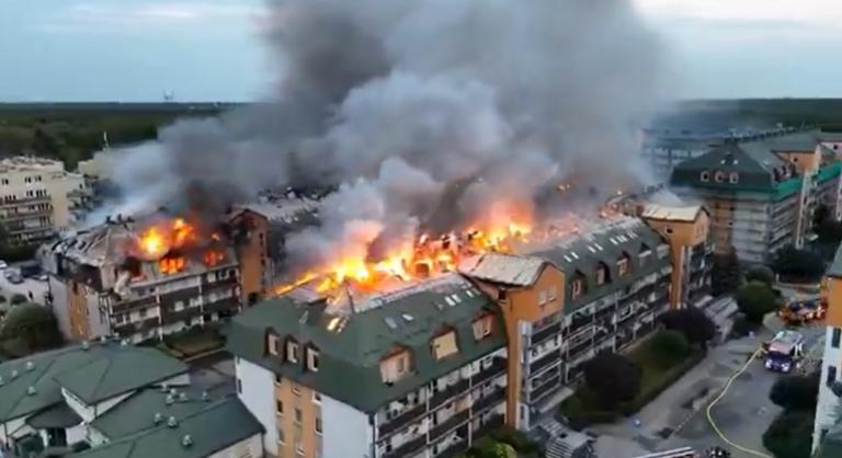 Lakótelepen pusztított a tűz Varsóban, lángok martaléka lett két társasház