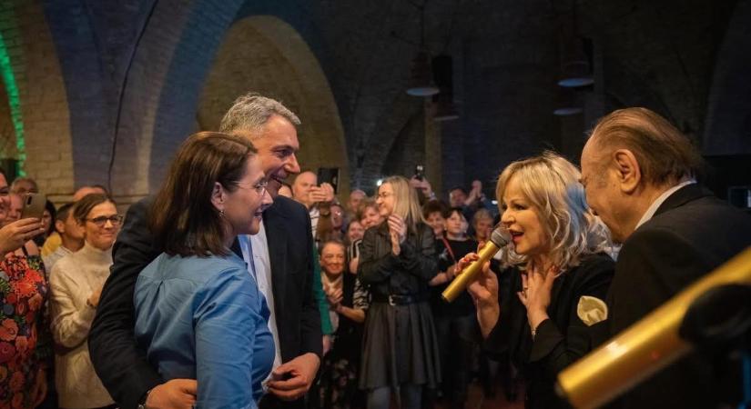Túlszámlázás miatt letartóztatták az egyik legismertebb szekszárdi borászt: B. I. birtokán Lázár János is tartott bulit