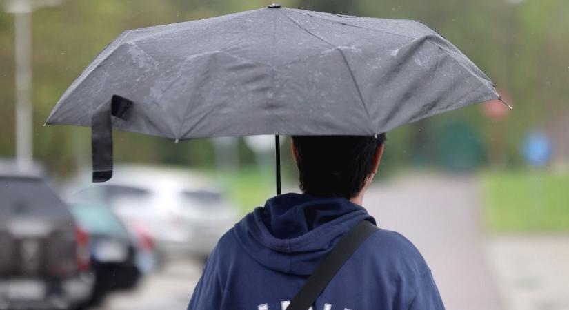 Jégesőt és szélvihart is hozhatnak a pénteki zivatarok – kiadták a figyelmeztetést Hajdú-Biharra, óráink lehetnek hátra