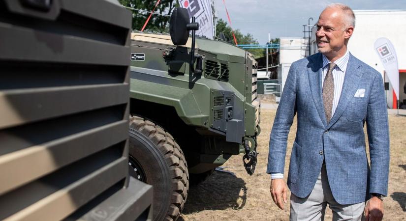 Újabb erősítés: 56 vadonatúj Gidrán harcjármű érkezett a Magyar Honvédséghez